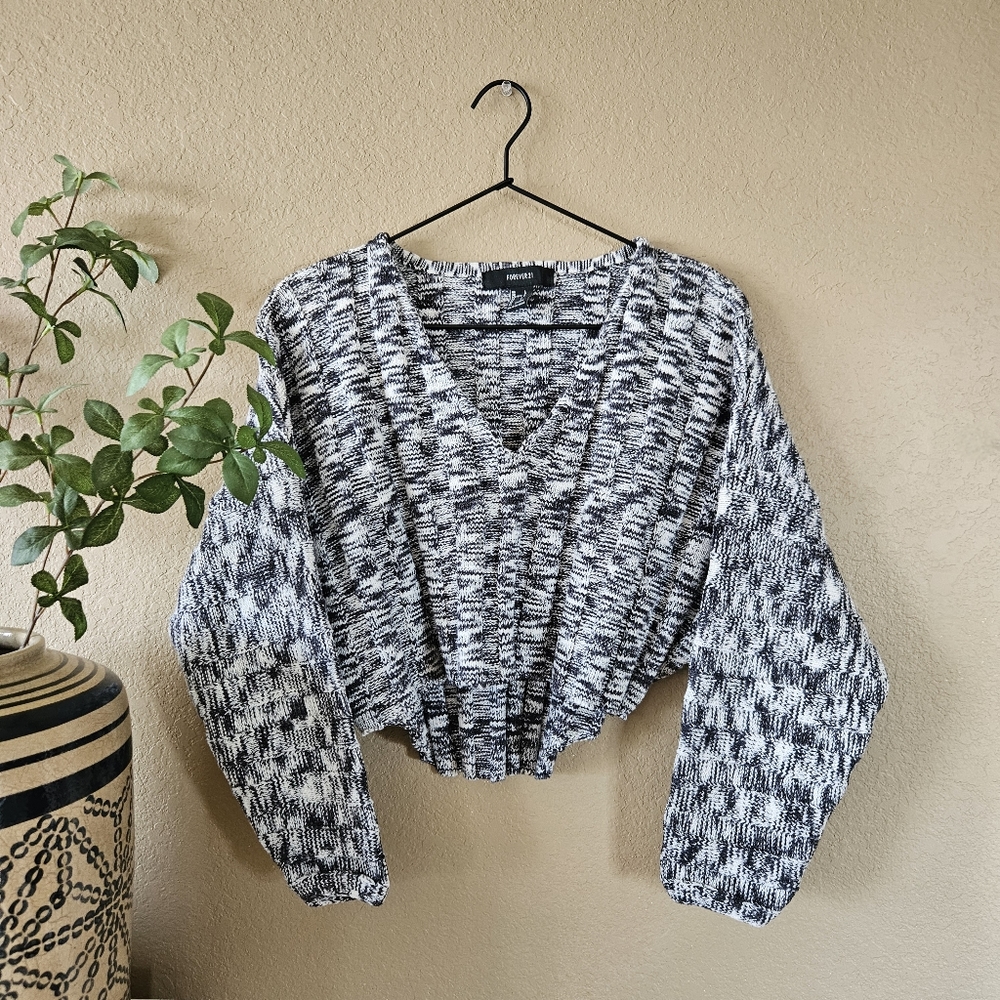 Forever 21 Knit Crop Sweater, Large | Black & White